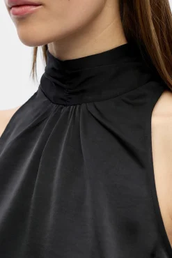 Top acetinado laçada