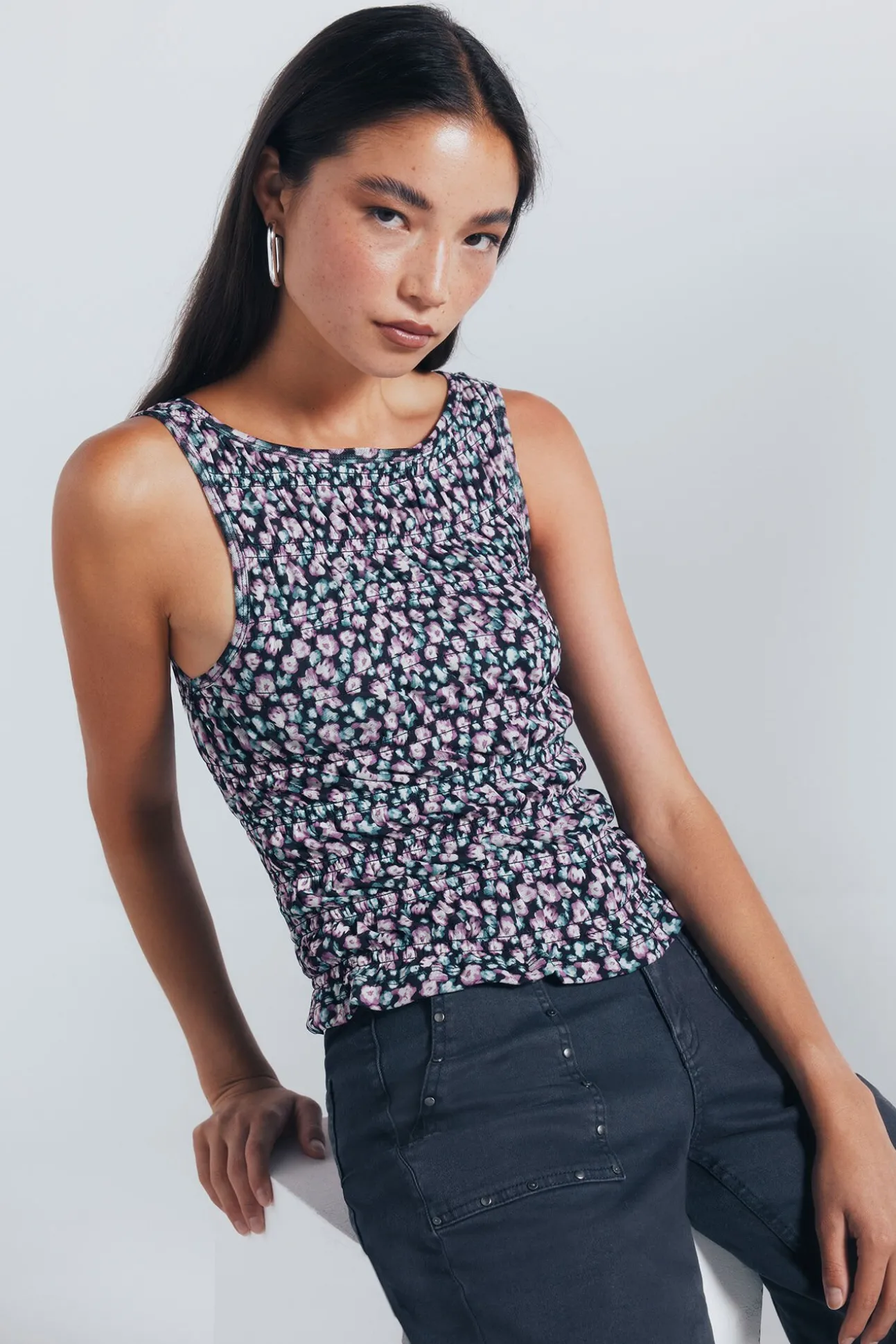 Top floral ajustado