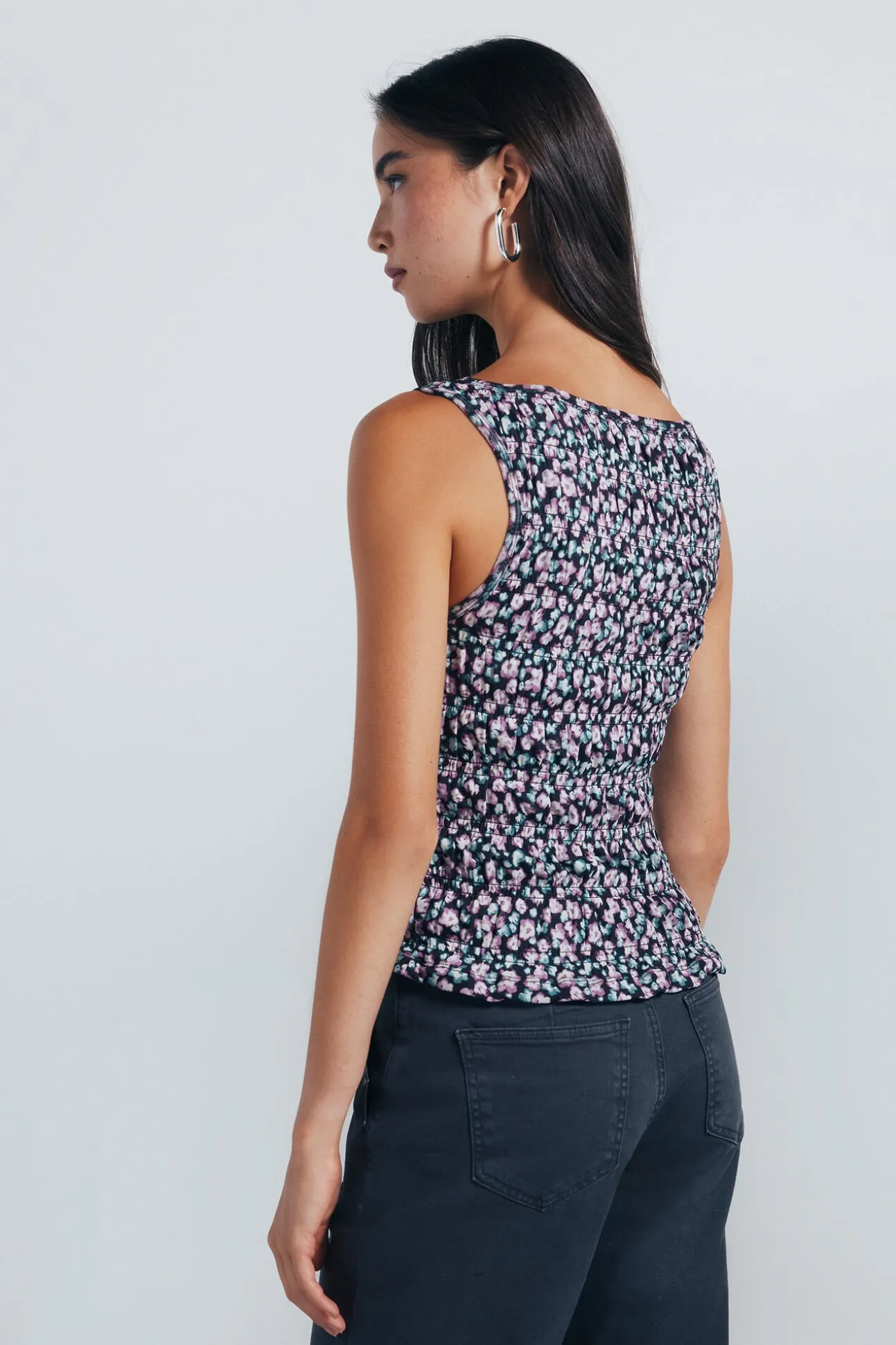 Top floral ajustado