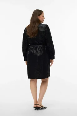 Top plus size com detalhes brilhantes