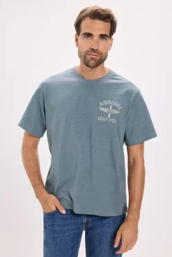 T-shirt básica com estampado frontal