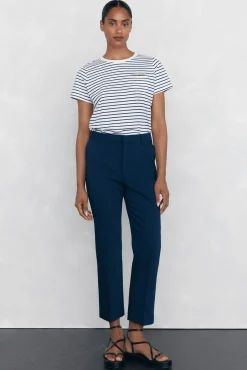 T-shirt com bolso de corrente