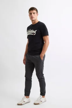 T-shirt com logo vintage