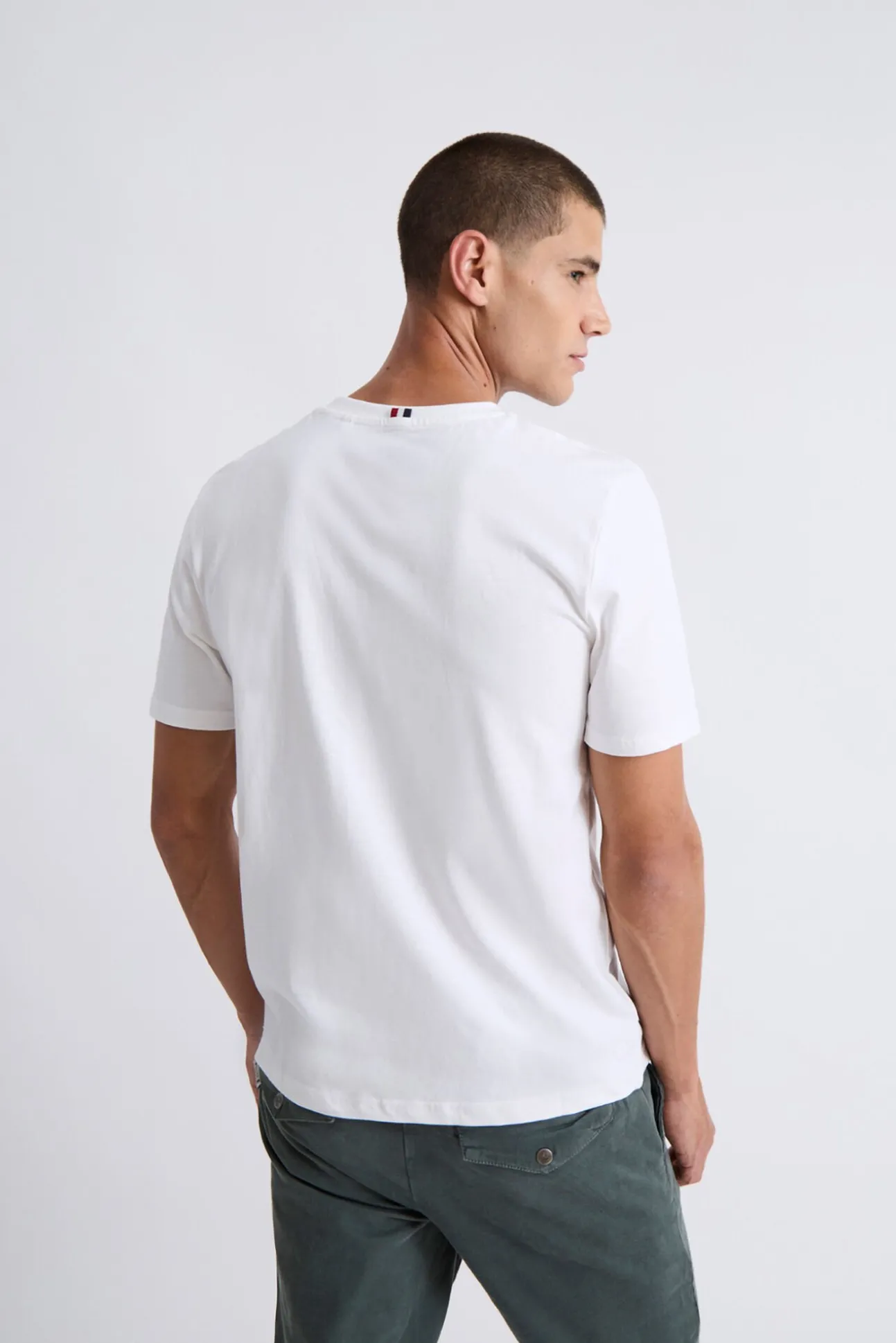 T-shirt com o logo da WLT