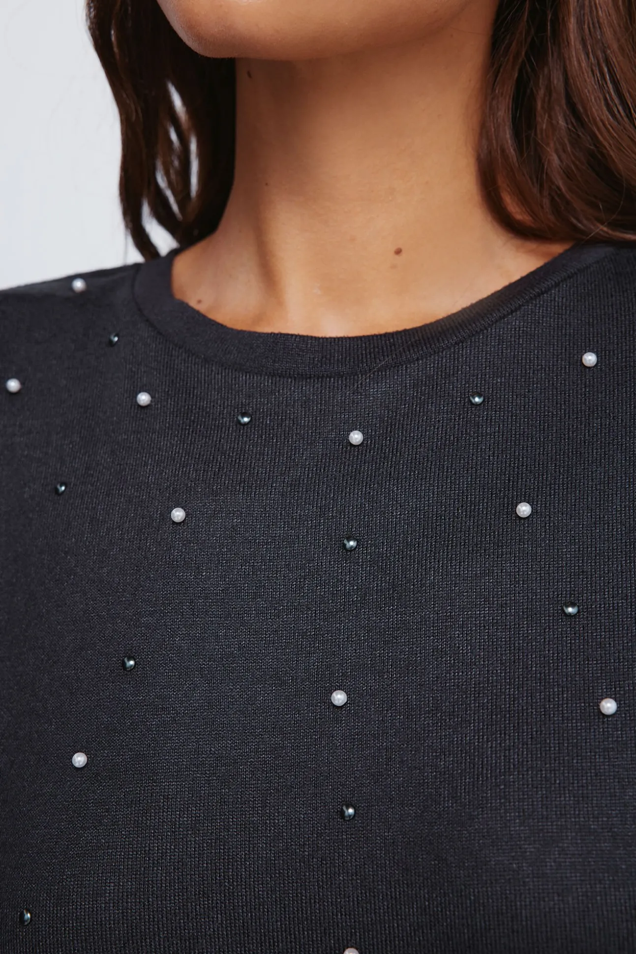 T-shirt com tachas posicionadas