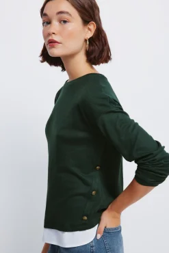 T-shirt combinada com botões laterais