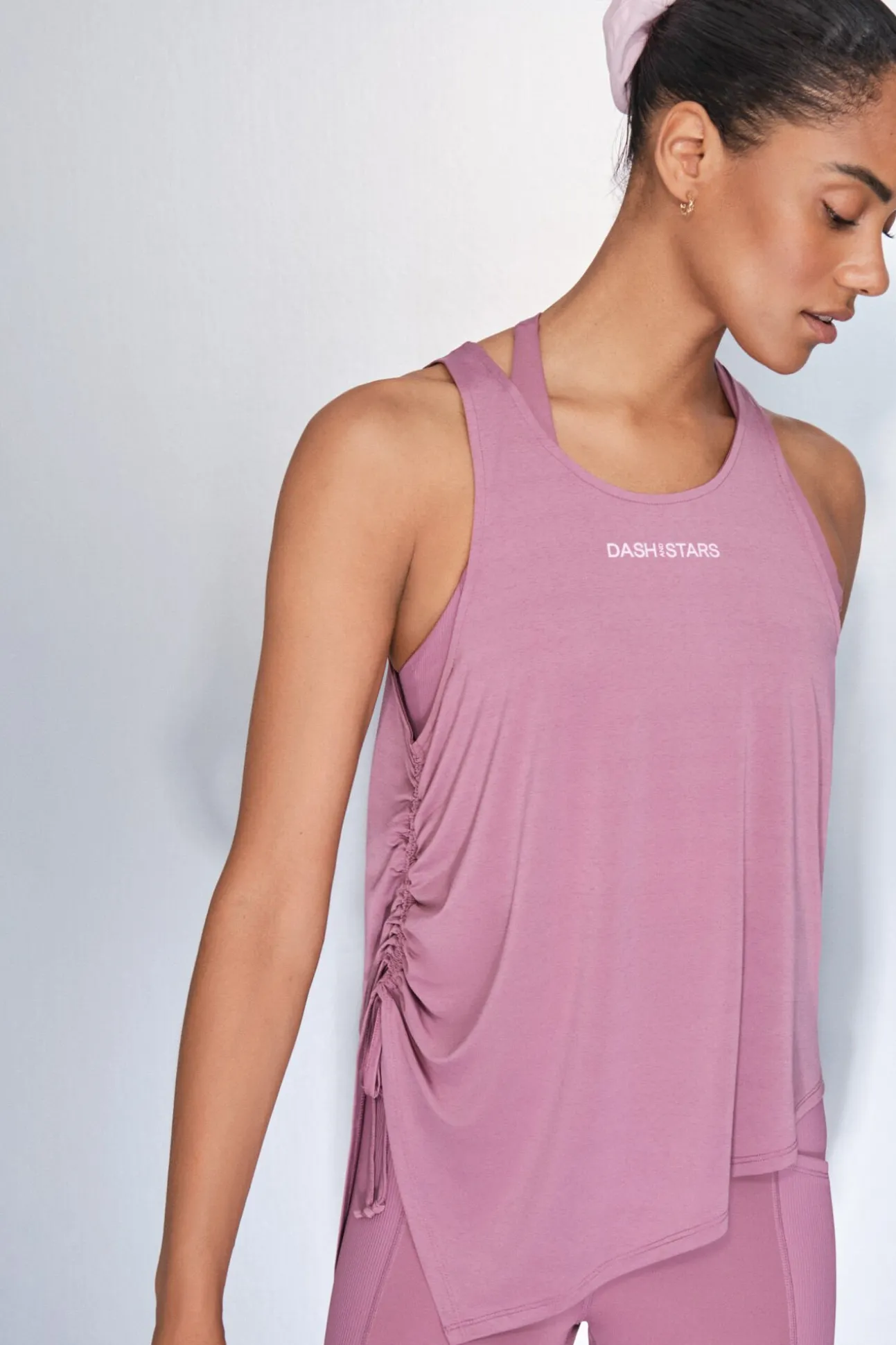 T-shirt halter assimétrico rosa