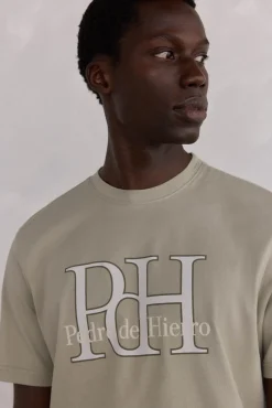T-shirt logo