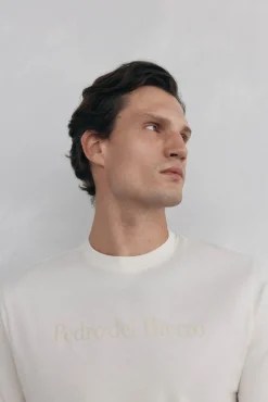 T-shirt logo