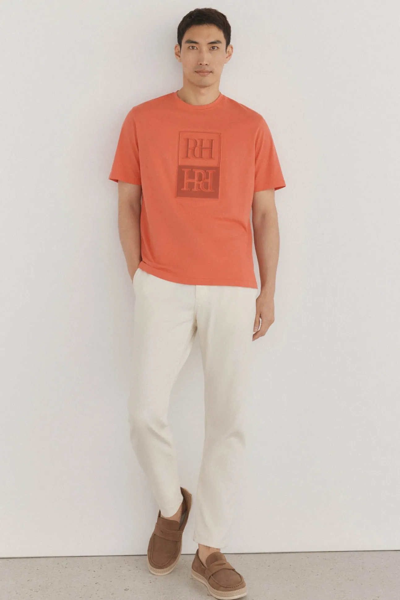 T-shirt logo relevo