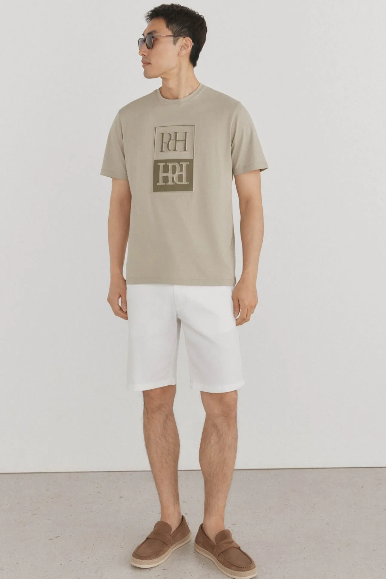 T-shirt logo relevo