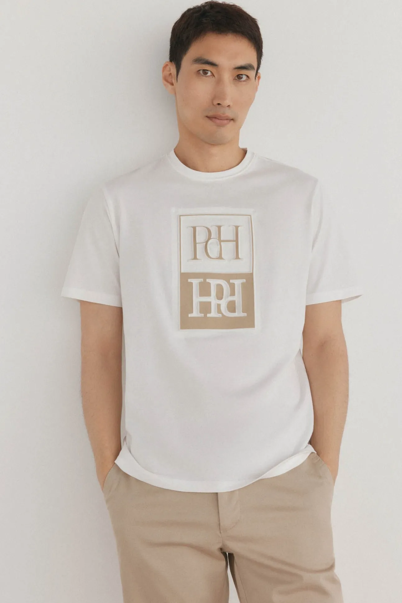T-shirt logo relevo