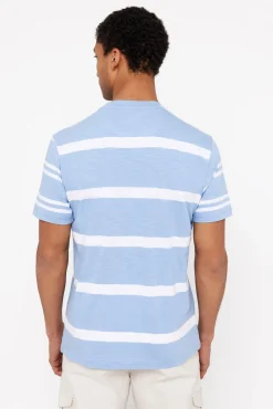 T-shirt às riscas