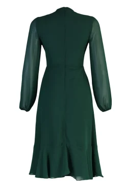 Vestido com gola alta e forro