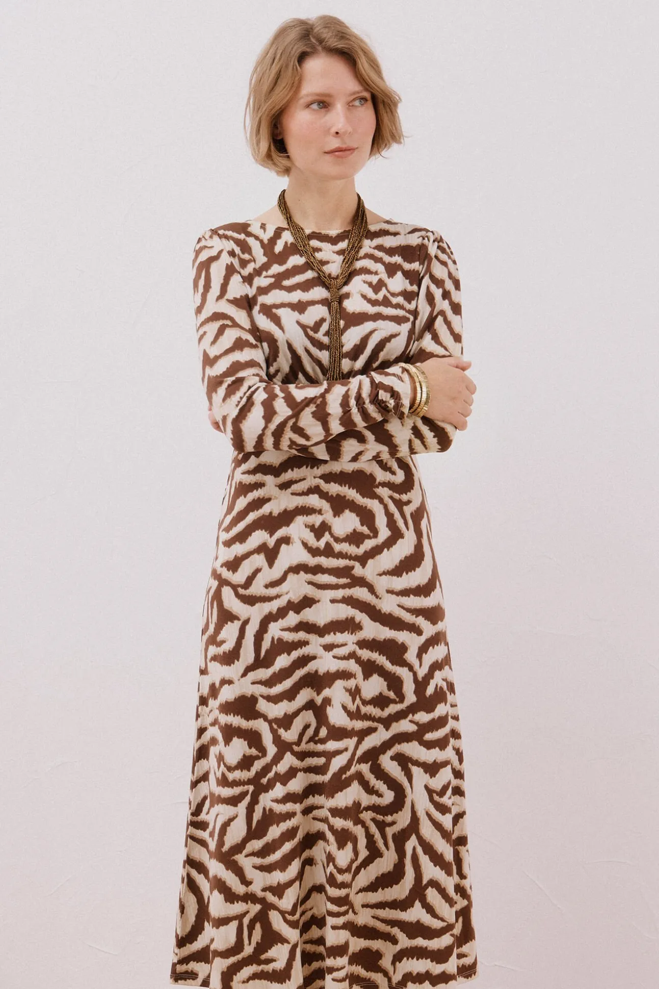 Vestido com peito franzido