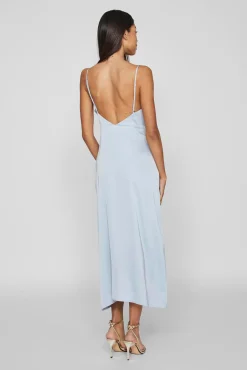 Vestido comprido acetinado com decote drapeado