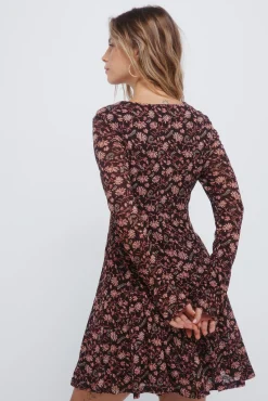 Vestido curto com decote em laço estampado