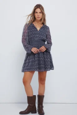 Vestido curto com estampado geométrica