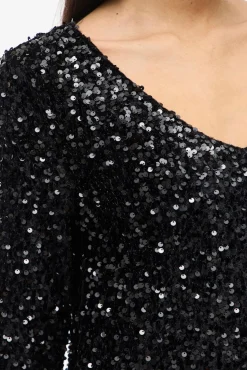 Vestido curto com lantejoulas