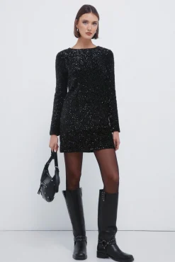 Vestido curto de lantejoulas