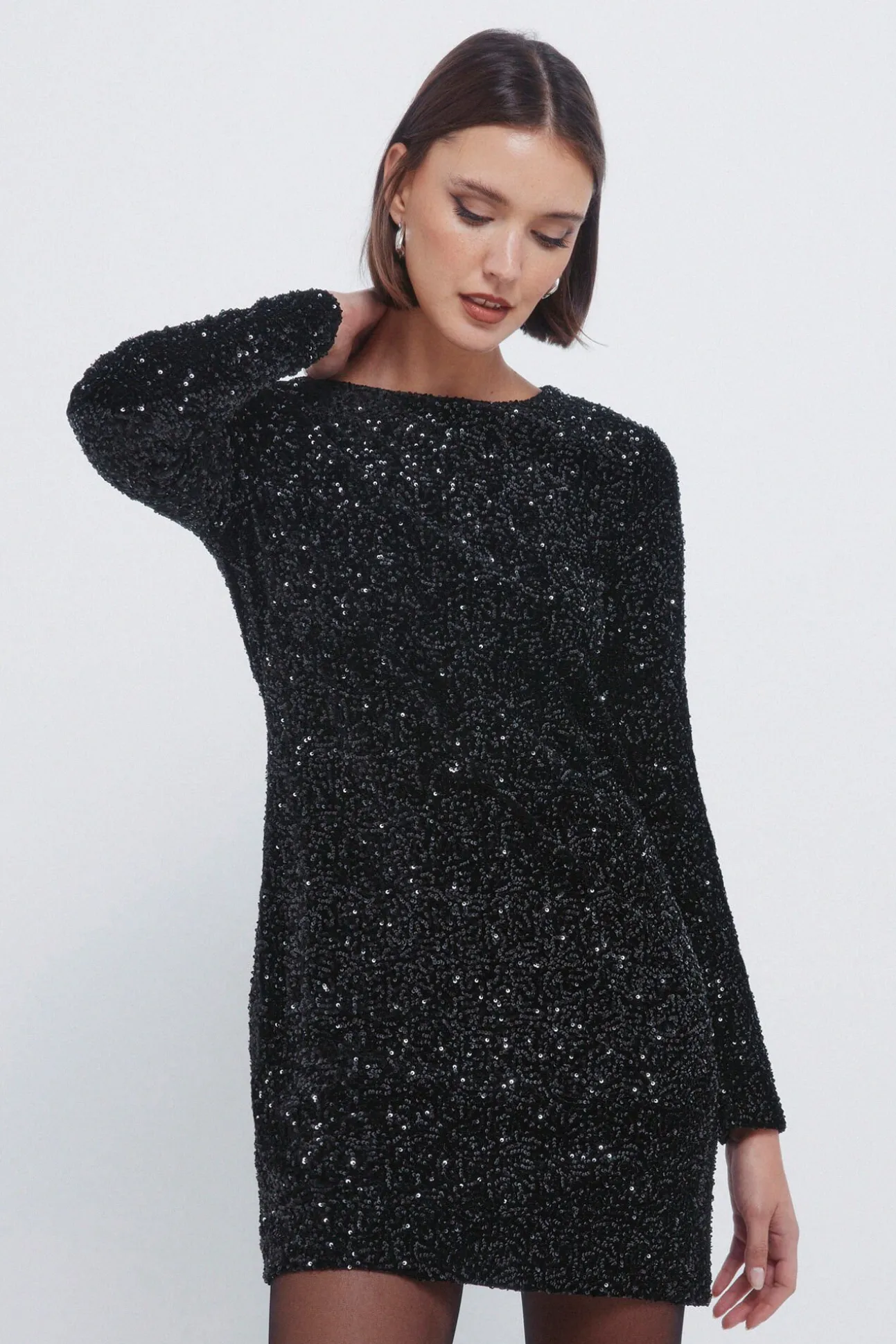 Vestido curto de lantejoulas