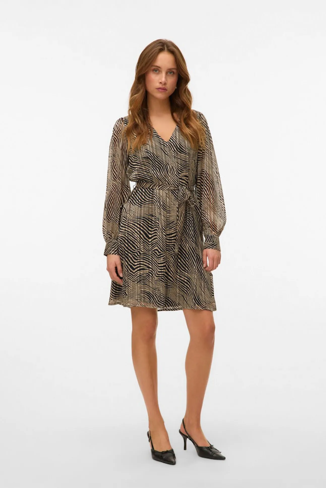 Vestido curto de manga comprida