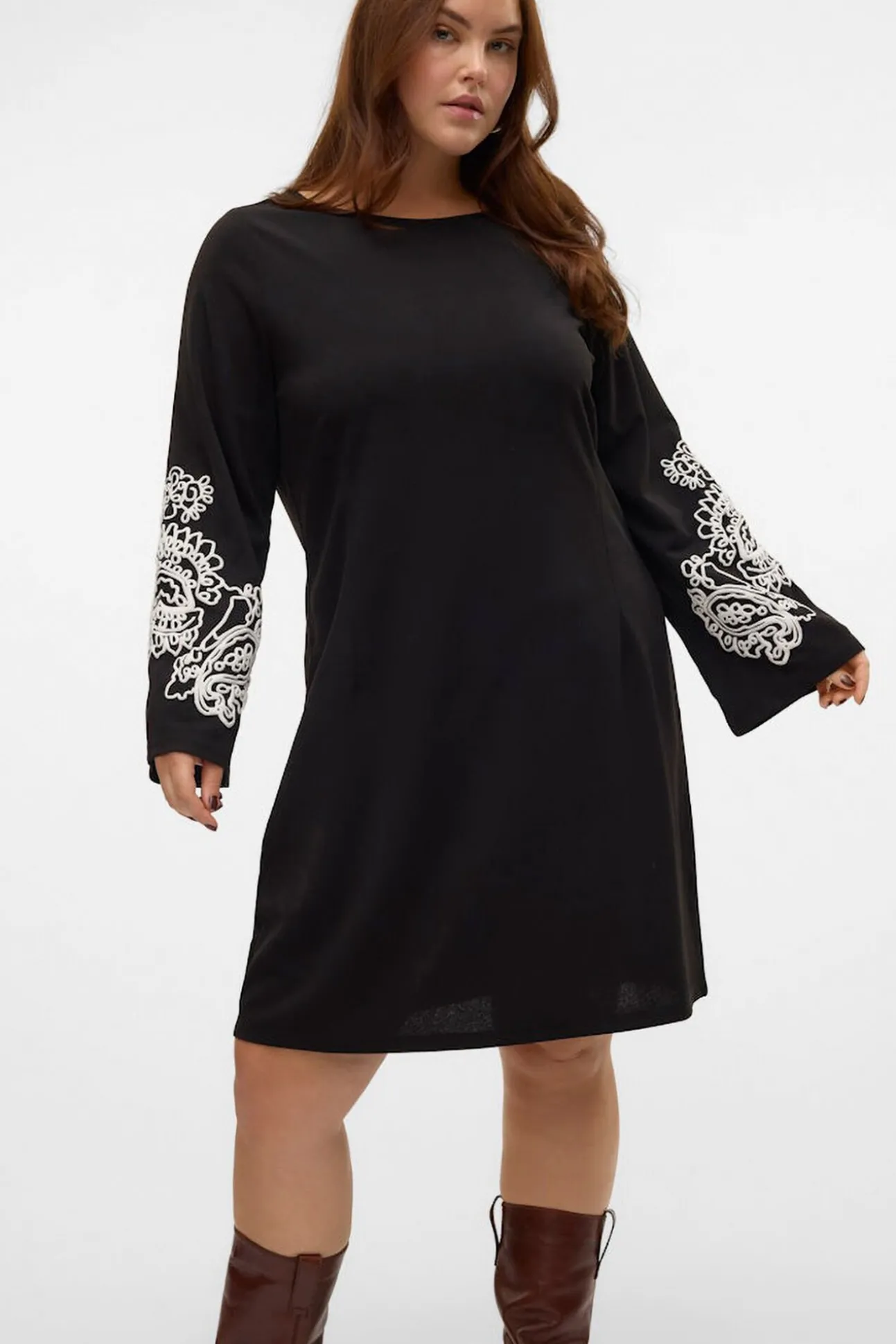 Vestido curto de manga comprida Curve
