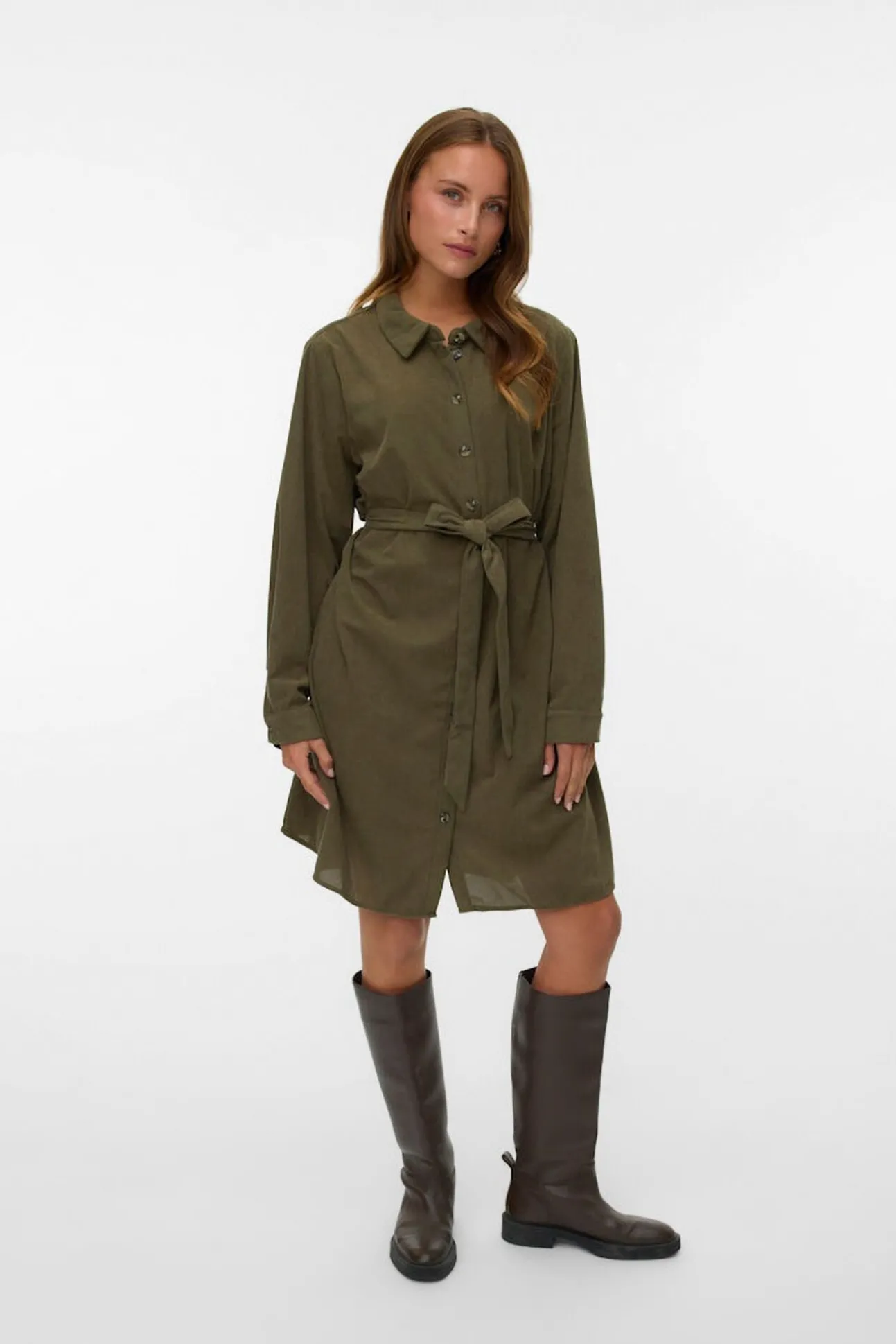 Vestido curto de veludo cotelê plus size