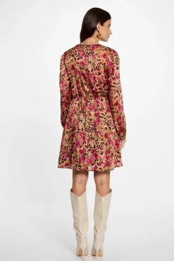 Vestido curto plissado