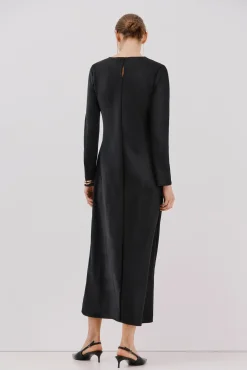 Vestido de cetim com nó