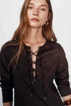 Vestido de fita
