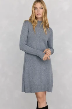 Vestido de malha com costura central em lã