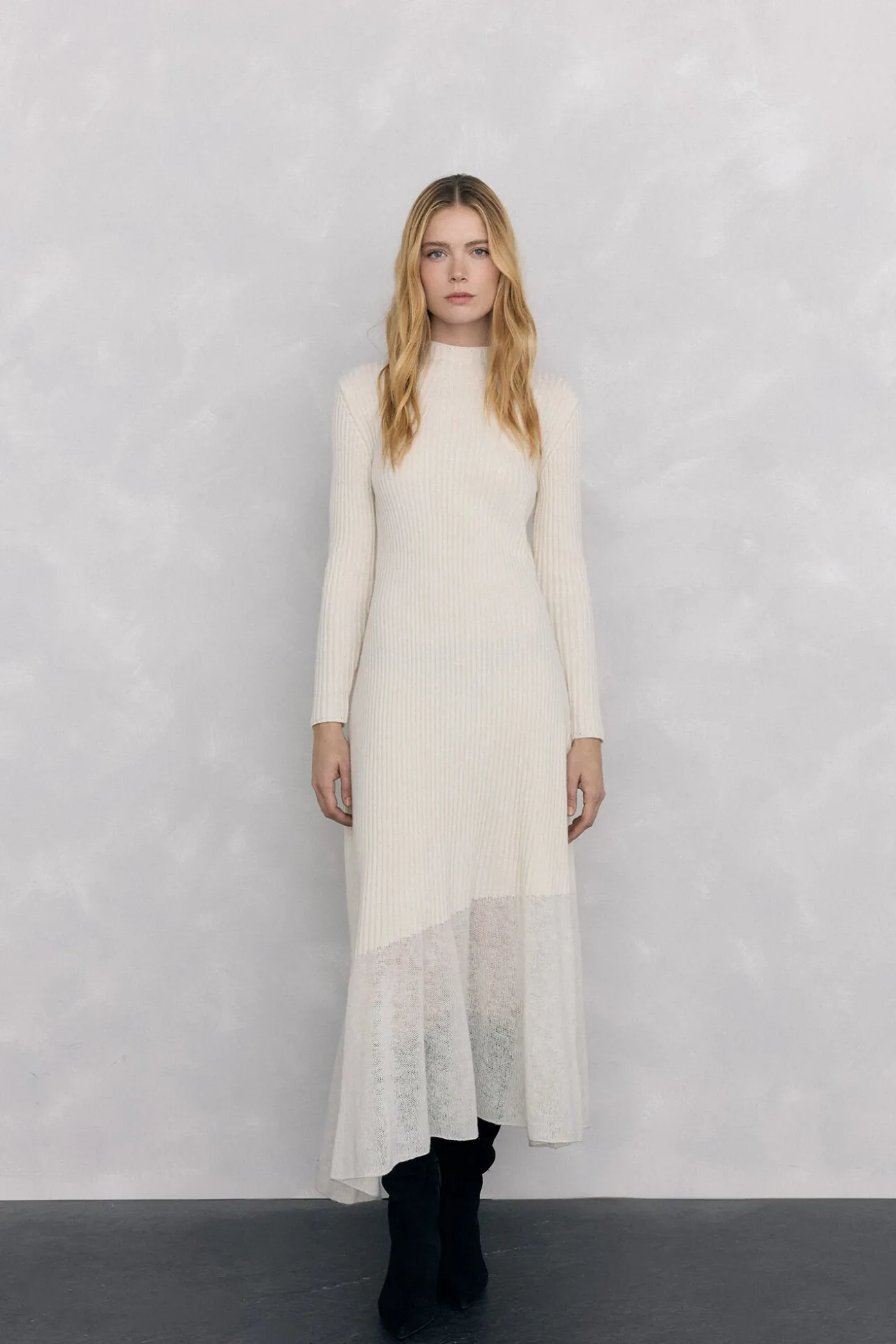 Vestido de malha com pontos caídos