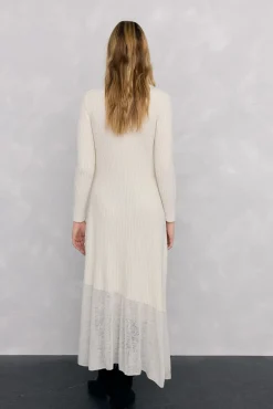 Vestido de malha com pontos caídos