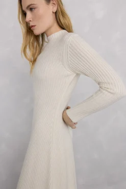 Vestido de malha com pontos caídos
