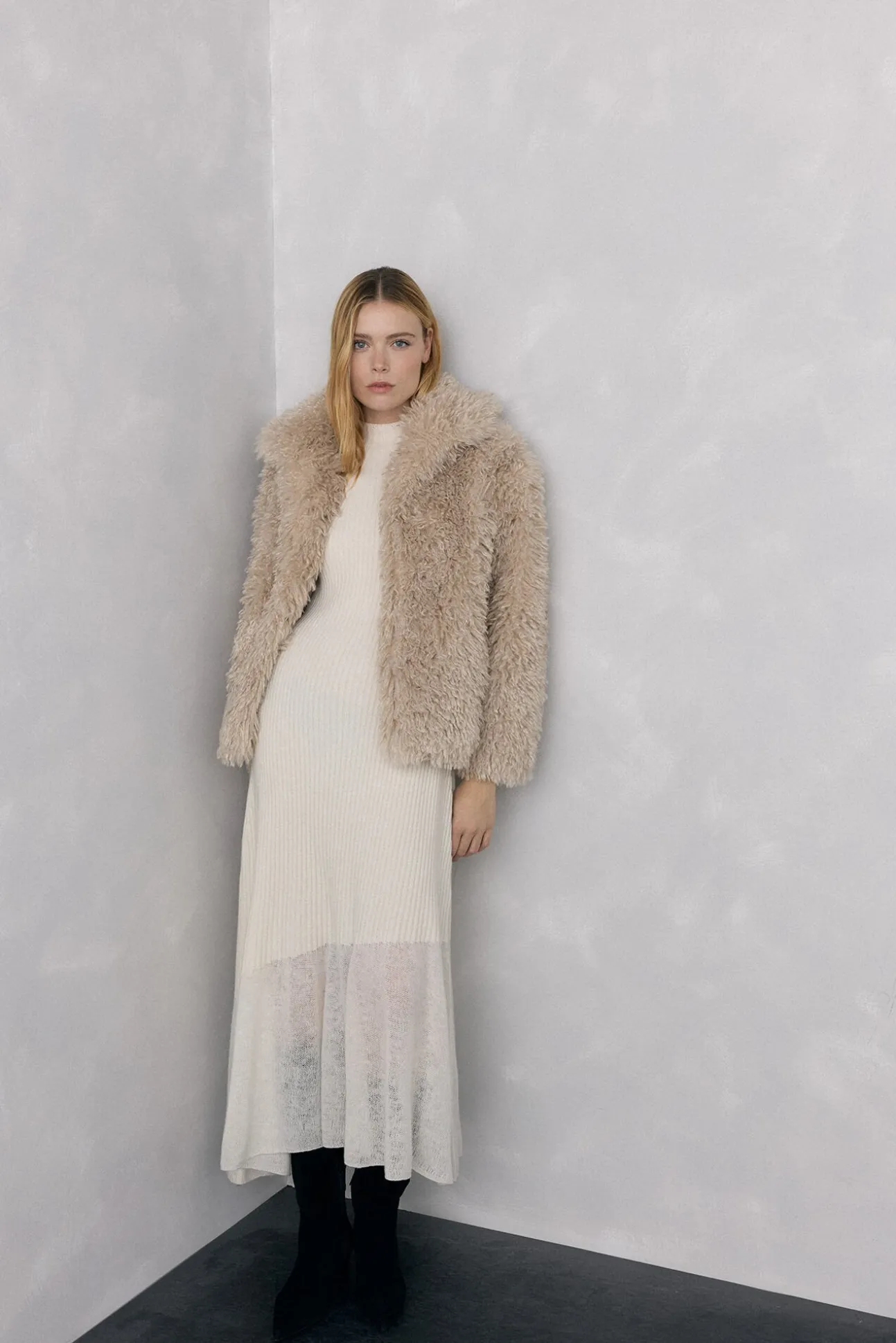Vestido de malha com pontos caídos