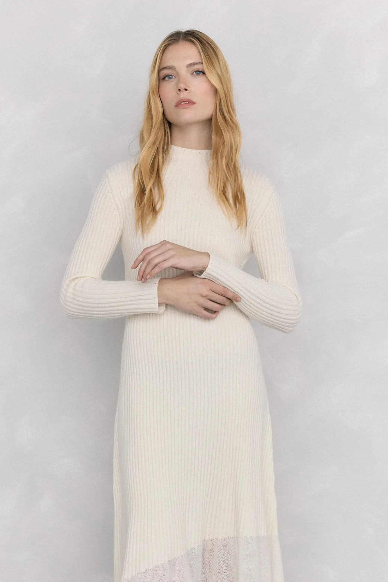 Vestido de malha com pontos caídos