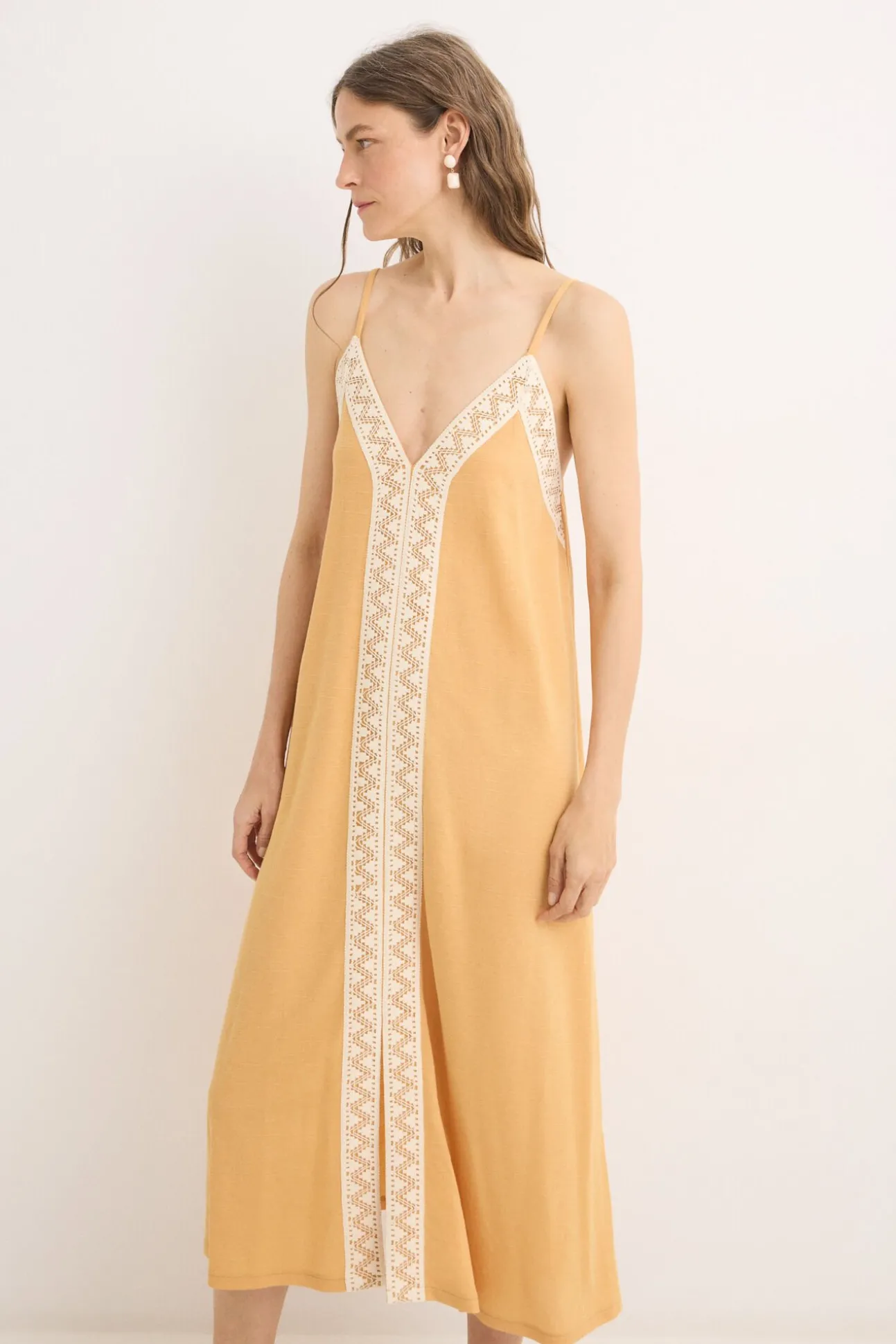 Vestido de renda de algodão contrastante