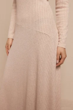 Vestido estruturado evasê