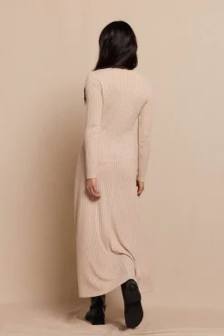 Vestido estruturado evasê