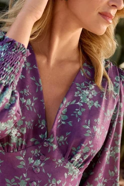 Vestido floral roxo