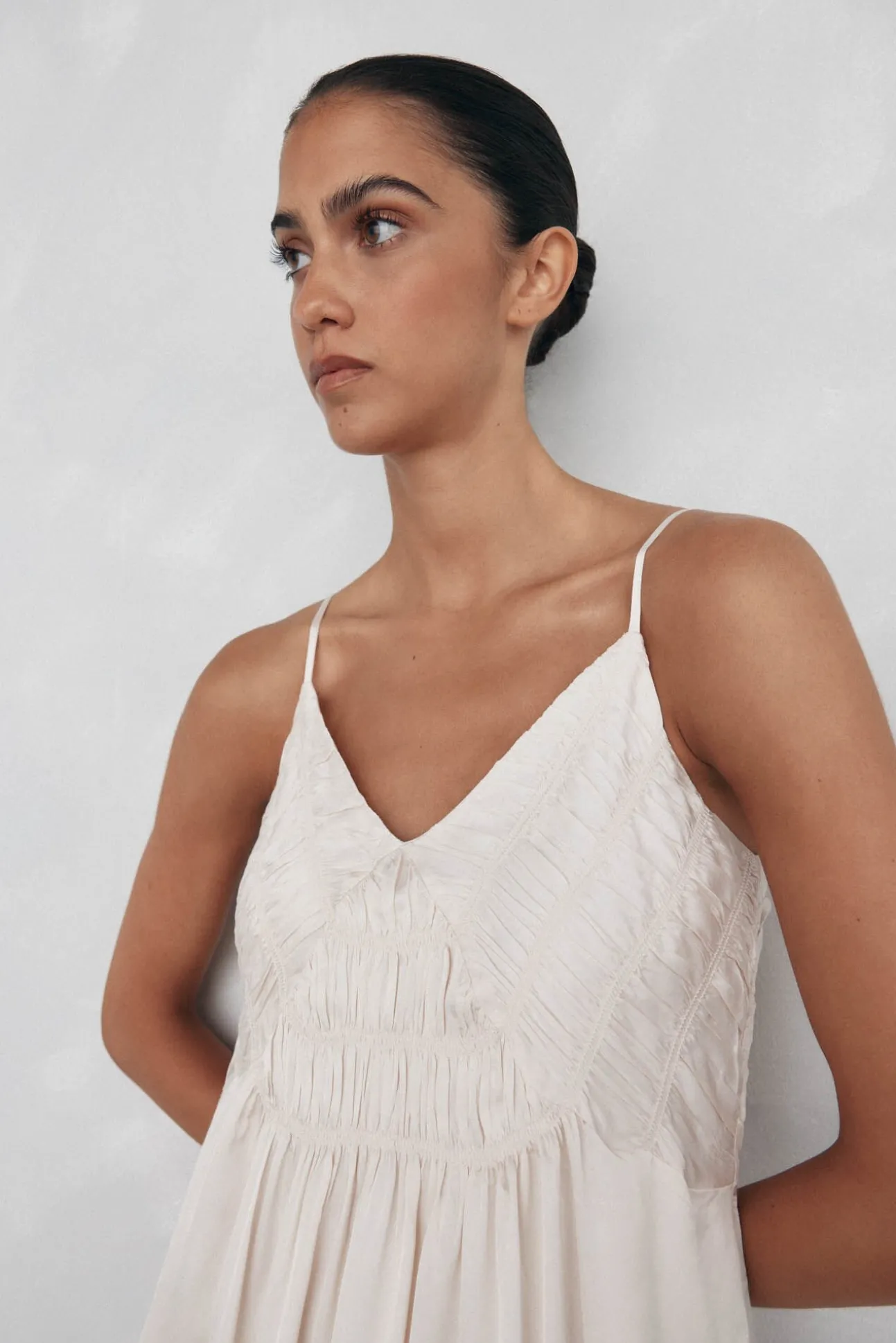 Vestido lingerie com detalhe franzido