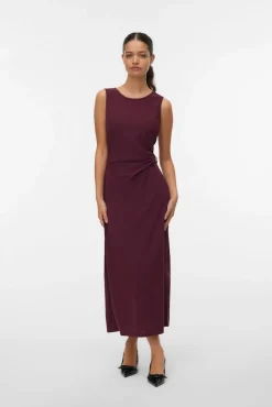 Vestido midi com detalhe de fivela