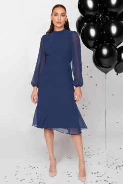 Vestido midi de gola alta