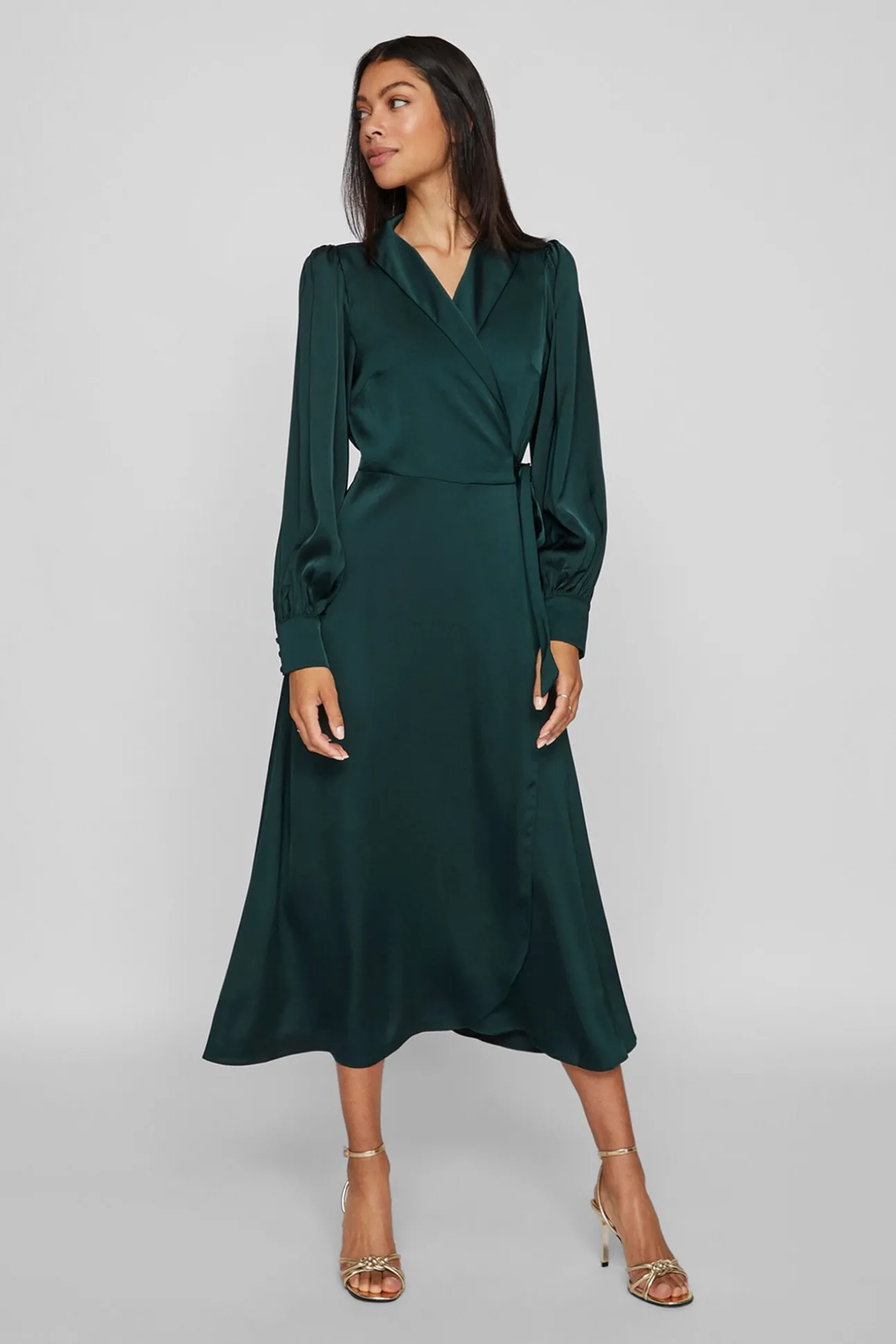 Vestido midi envolvente em cetim