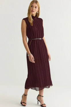 Vestido midi plissado