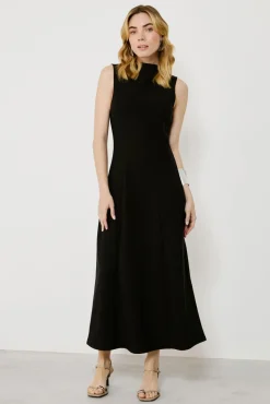 Vestido midi sem mangas