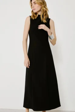Vestido midi sem mangas