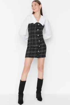 Vestido mini com gola camiseira